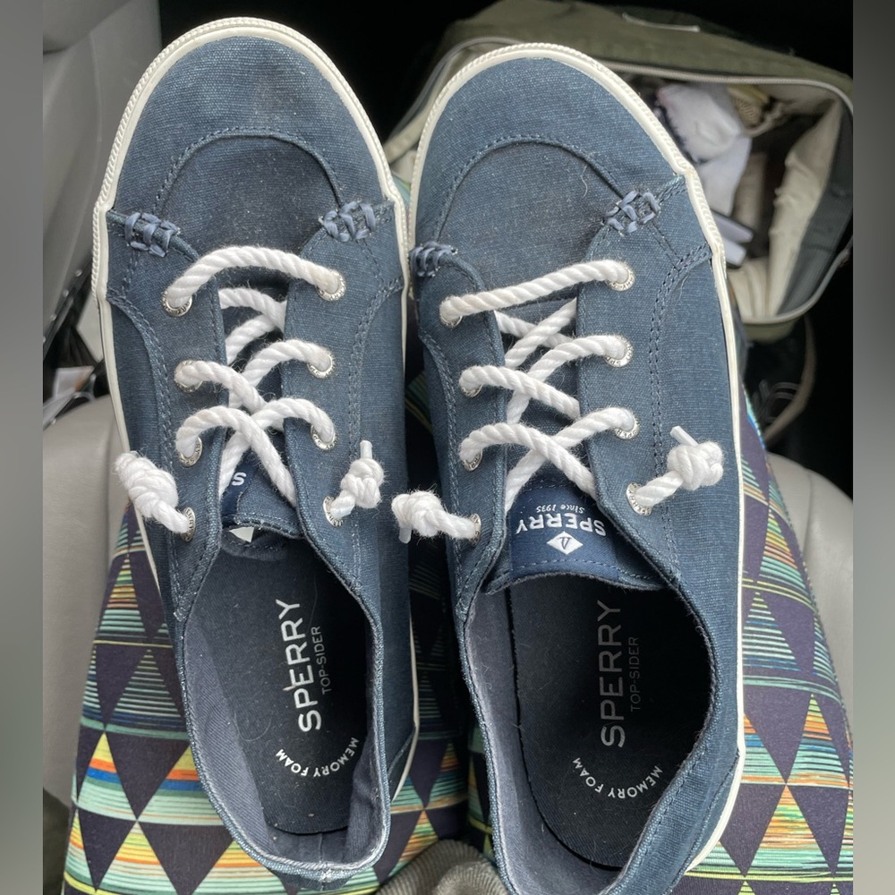 Girls size 7 1/2 sperry shoes